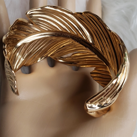 Stella & Dot Cuff Bracelet Gold Tone Metal Leaf Wrap - Picture 5 of 16
